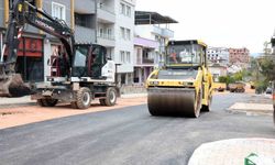 Osmangazi'den Hamitler'e 300 tonluk asfalt desteği