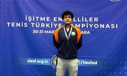 Osmangazi'nin şampiyon raketlerinden büyük başarı