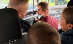 Osmaniye'de özel öğrencilerden polislere çiçekli sürpriz