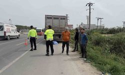 Park halindeki kamyona çarpan 80 yaşındaki motosikletli hayatını kaybetti