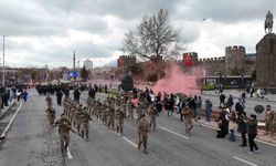 Polis haftasında Özel Harekat'tan nefes kesen gösteri