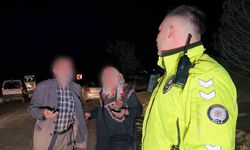 Polisle yaşlı çift arasında dikkat çeken diyalog: Dakikalarca dil döken çiftin kim olduğu ortaya çıktı