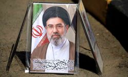 Reuters: 'İran dini lideri Hamaney'in yüzü tanınmaz halde'
