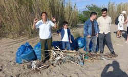 Sahil temizliğinde toplanan çöp yığını görenleri hayrete düşürdü