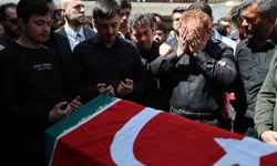 Saldırıda ölen öğretmenin eşi ve çocukları tabut başında gözyaşı döktü