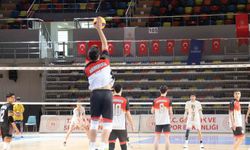 Şanlıurfa Büyükşehir Belediyesi genç erkekler voleybol takımından filede ikinci galibiyet