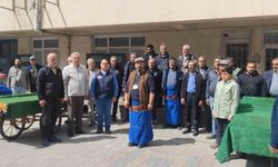 Şarköy'de seyyar satıcılardan belediye önünde açıklama