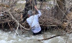 Şemdinli'de dereye düşen çocuk için seferberlik başlatıldı