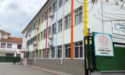 Sınıfın düşen tavan sıvası 3 öğrenciyi yaraladı