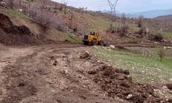 Şırnak'ta 18 köy yolunda çalışmalar sürüyor