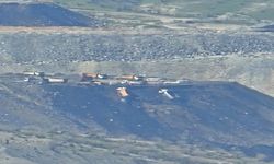 Şırnak'ta hafriyat sahasında toprak kayması: Park halindeki 2 araç şarampole yuvarlandı