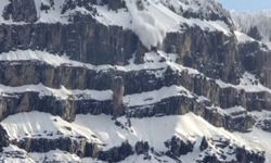 Şırnak'ta kar şelalesi mest etti