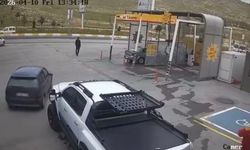 Sürücüsünün el frenini çekmeyi unuttuğu otomobil anayola çıktı