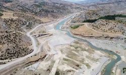 Tarihi Altınlı Köprü baraj sularında kayboldu