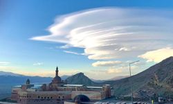 Tarihi İshak Paşa Sarayı, mercek bulutları altında göz kamaştırdı