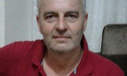 Tarlada çalışırken devrilen traktörün altında kalan adam hayatını kaybetti