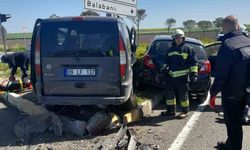 Tekirdağ'da hafif ticari araç ile otomobil çarpıştı: 5 yaralı