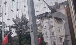 Temizlik işçisinin bayrak duyarlılığı