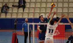 TVF Erkekler Voleybol 1. Ligi Yarı Finali: Kocaeli Büyükşehir Belediye Kağıtspor: 4 - Arkasspor: 1