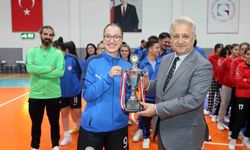 ÜNİLİG'de kupa sahiplerini buldu