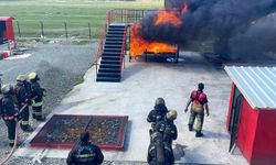 Üniversite öğrencilerine uygulamalı itfaiyecilik eğitimi