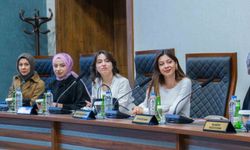 Üniversite yönetimi öğrenci temsilcileriyle bir araya geldi