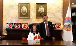 Vali koltuğuna oturan Zeynep'ten il emniyet müdürüne talimat: 'Okulların çevresinde güvenliği artırın'