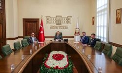 Vali Sözer ve İl Müdürü İlhan çevrim içi toplantıya katıldı