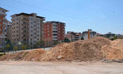 Vatandaşlardan yol kenarına dökülen hafriyatlara tepki