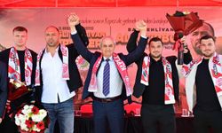 Yağlı güreşlerin efsane ismi Ali Gürbüz'e coşkulu karşılama