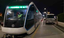 Yeni tramvayların sonuncusu raylara indirildi