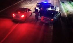 Zehir tacirlerinin özel elektronik düzenekli bölme oyununu polis bozdu