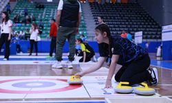 156 sporcu final bileti için ter döktü