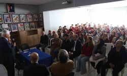 37 yıl sonra açtığı okulda öğrencilerle buluştu