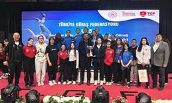 Afyonkarahisar'lı sporcular Kars'ta ki güreş şampiyonasından madalyalarla döndü