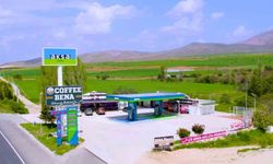 Akaryakıt istasyonu tamamen elektrikli araç şarj istasyonuna dönüştürüldü