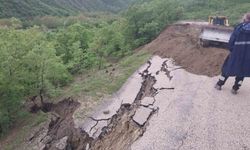 Amasya'da köy yolunda heyelan