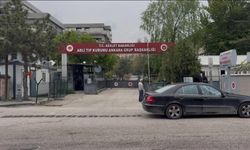 Ankara'da kamyonun altında kalan 2 belediye işçisinin cenazeleri adli tıbba getirildi