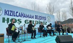 Atıklardan yaptıkları müzik aletleri ile konser verdiler