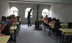 Ayancık'ta minik öğrencilere 'aile ve vefa' semineri
