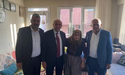 Başkan Akdeniz bayram namazını Afşar Mahallesi'nde kıldı