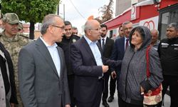 Başkan Er, deprem sonrası sahada çalışmaları inceledi, vatandaşlarla bir araya geldi