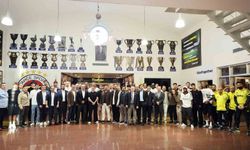 Başkan Saran ve yöneticilerden futbolculara veda yemeği