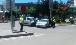 Batman'da hafif ticari araç ile otomobil çarpıştı: 3 yaralı