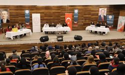 Bayburt'ta liseler arası münazara heyecanı