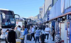 Bayram tatili dönüşleri başladı: 15 Temmuz Demokrasi Otogarı'nda yoğunluk yaşandı