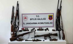 Bitlis'te 20 adrese eş zamanlı baskın: Çok sayıda silah, mühimmat ele geçirildi
