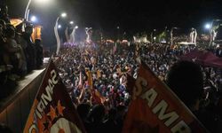 Bolulular meydanlarda Galatasaray'ın şampiyonluğunu kutladı