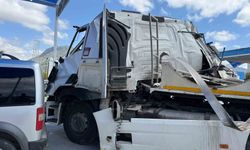 Burdur'da tır, kamyona çarptı: 1 yaralı