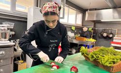 Burhaniye'de fakülte bahçesinde yetişen sebzeler hasat edildi